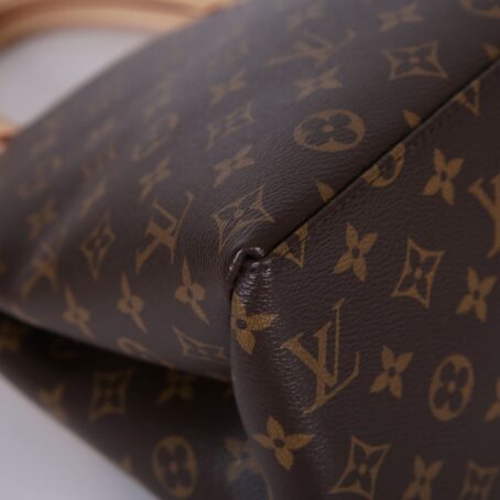 Louis Vuitton - Image 10